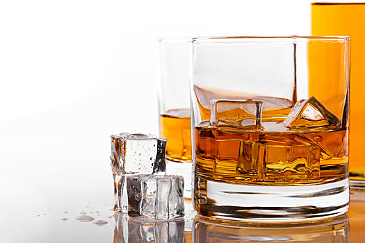 威士忌酒杯,冰,白色背景,背景