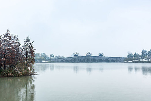 杭州湘湖四亭桥雪景