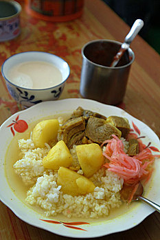 拉萨藏民饭馆内的食品