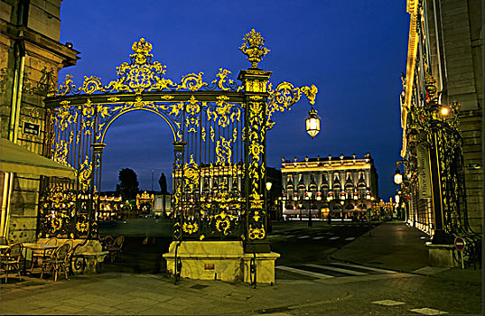 镀金,熟铁,栏杆,灯笼,斯坦尼斯瓦夫广场,广场,夜晚,洛林,法国
