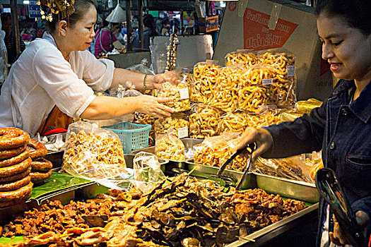 泰国,清迈,夜市,油炸,茄子,棍,海鲜,包,猪肉,香肠,使用,只有