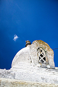 天上的六字箴言与灵塔,拉萨,西藏
