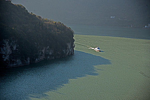 湖北夷陵长江三峡灯影峡