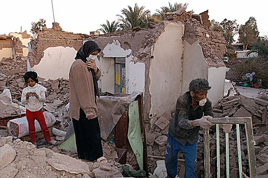 父亲,残留,房子,地震,城市,十二月,2003年,幸运,白天,美国