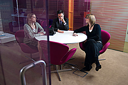 商务人士,两个,职业女性,交谈,办公室