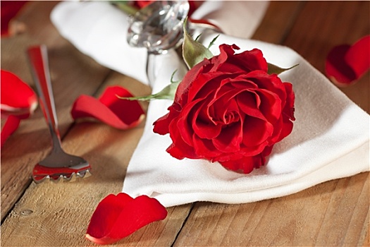 餐具摆放,红玫瑰,乡村风格