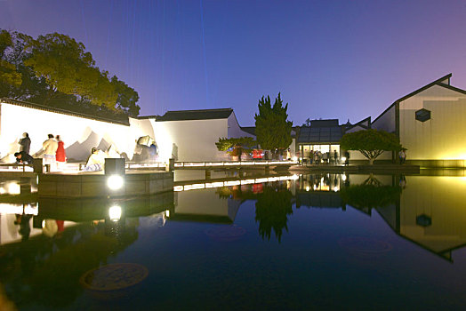 苏州博物馆的夜景