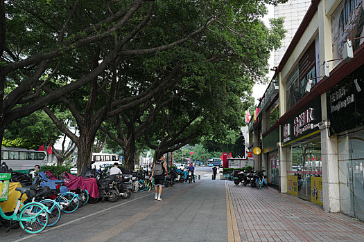 国庆假日羊城广州越秀区老城区街道