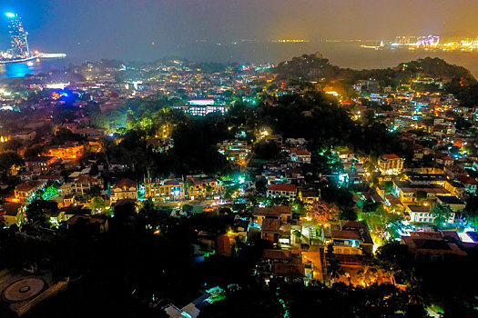 航拍福建厦门鼓浪屿风景名胜区夜景