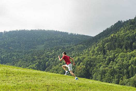 男人,山