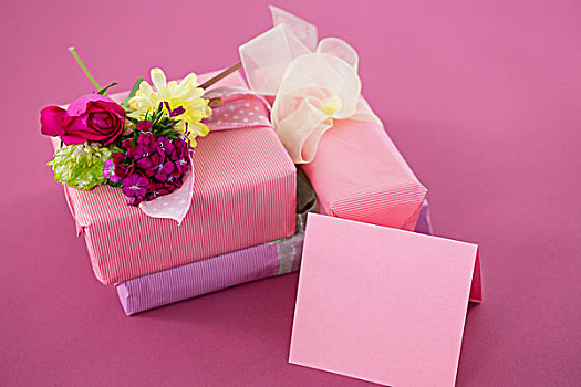 礼盒,花,留白,卡,粉色背景,特写