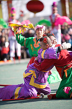北京春节庙会上的节目表演