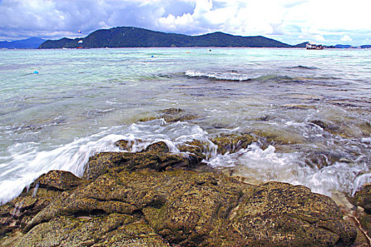 泰国的海边礁石