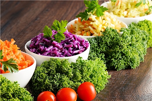 构图,四个,蔬菜沙拉,碗,木桌子