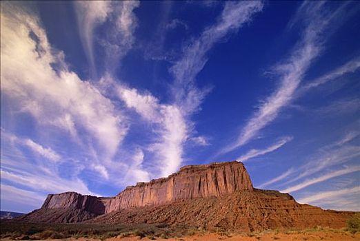 积云,上方,方山,纪念碑谷纳瓦霍部落公园,亚利桑那