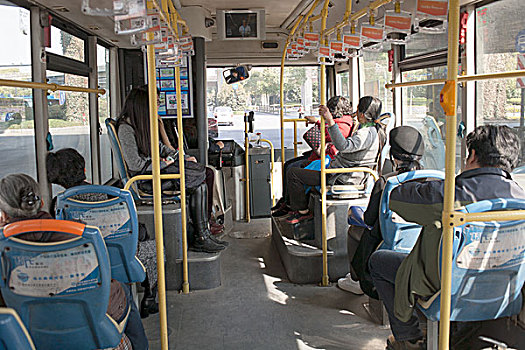 公交车上,乘客,纪实,车厢
