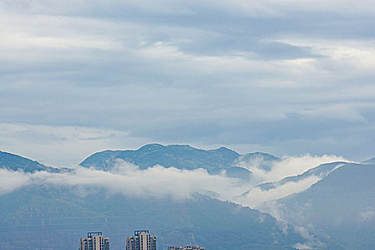 山峰与云海