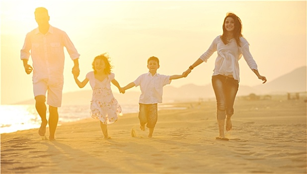 高兴,年轻家庭,开心,海滩,日落