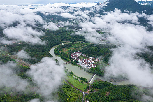 浙江缙云仙都烟雨朦胧田园风光航拍