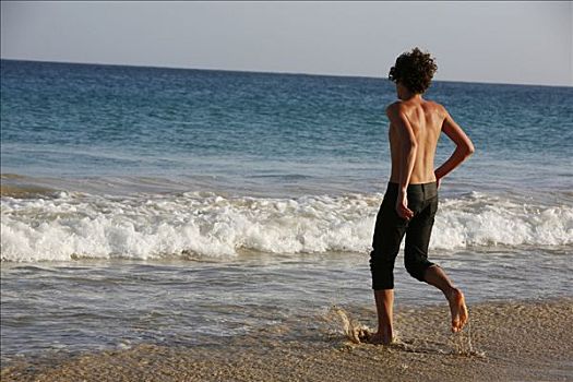 佛得角,半岛,圣马利亚,海滩,少男,跑,后视图