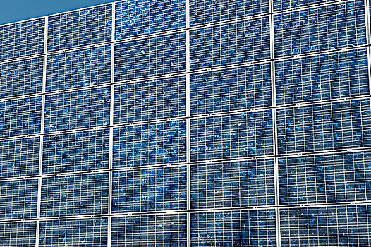 法国南部,太阳能电池板,工厂