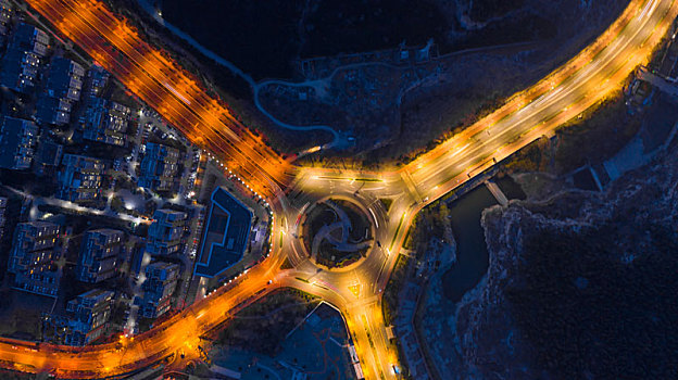 转盘公路夜景