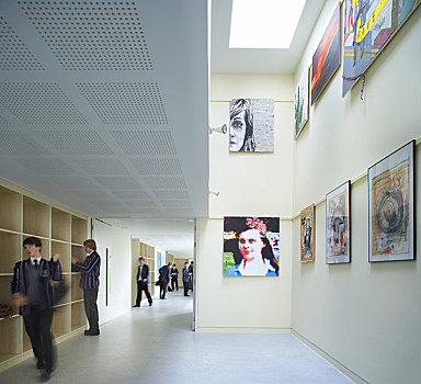 学校,皇后,建筑,剑桥郡,英国,2009年,内景,展示,鲜明,宽敞,室内,艺术品,墙壁