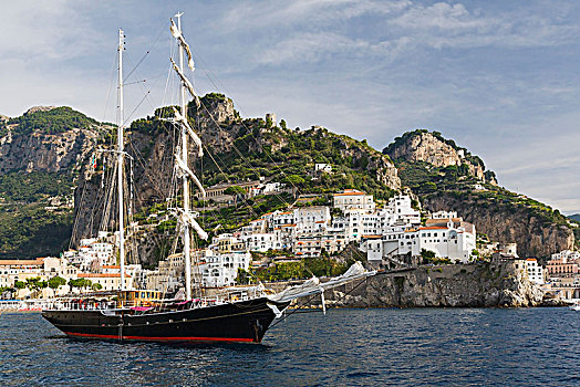 高桅横帆船,锚,正面,阿马尔菲,阿马尔菲海岸,萨勒诺,坎帕尼亚区,意大利,欧洲