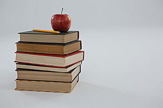 苹果,铅笔,书本,一堆,白色背景,背景