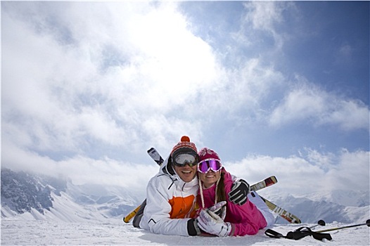 情侣,滑雪,放入,雪,山顶