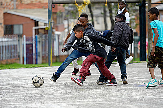 孩子,青少年,玩,足球,别墅,波哥大,哥伦比亚,南美