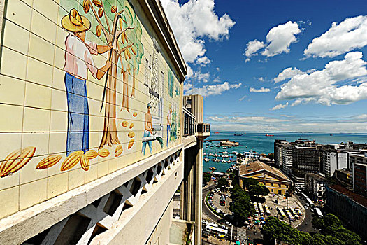 brazil,bahia,salvador,aerial,view,from,elevator,lacerda,elevador,on,central,market,neighbourhood,mercado,modelo,and,marina