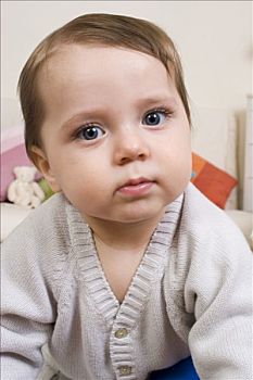 肖像,婴儿,姿势,米色,开襟羊毛衫,室内