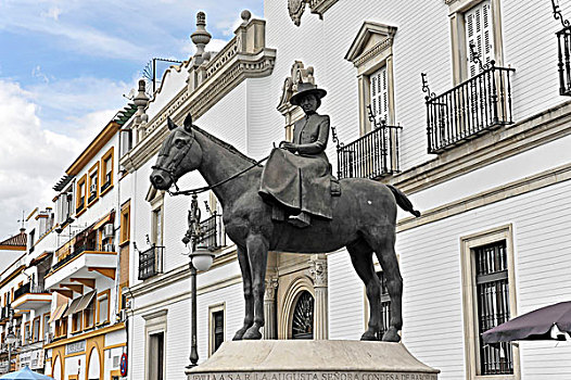 骑马雕像,巴塞罗那,入口,斗牛场,塞维利亚,安达卢西亚,南方,西班牙,欧洲