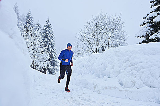 男性,跑步,跑,大雪,瑞士