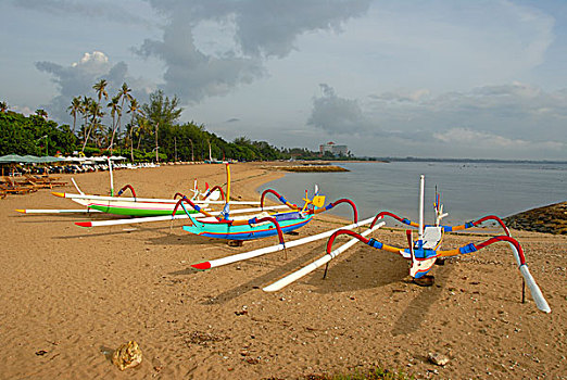渔船,舷外支架,海滩,沙努尔,巴厘岛,印度尼西亚,东南亚,亚洲