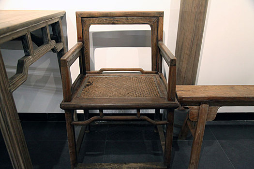 明式榉木椅子
