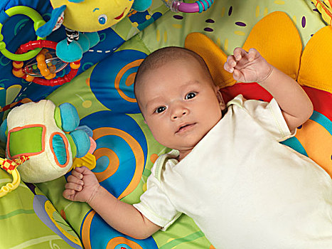 男婴,卧,彩色,玩,垫,玩具