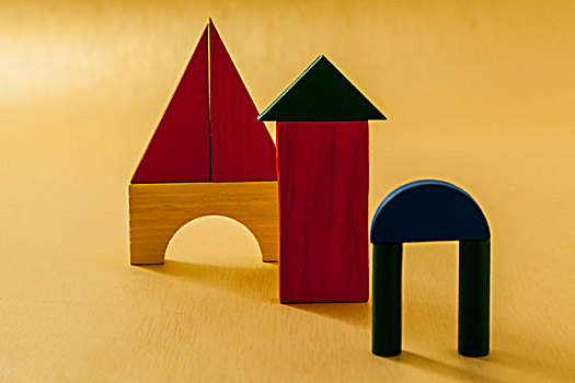 儿童积木搭建的房屋