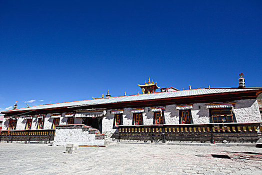 西藏日穷波多寺