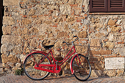 红色,自行车,停放,墙壁,皮恩扎,老城,托斯卡纳,意大利