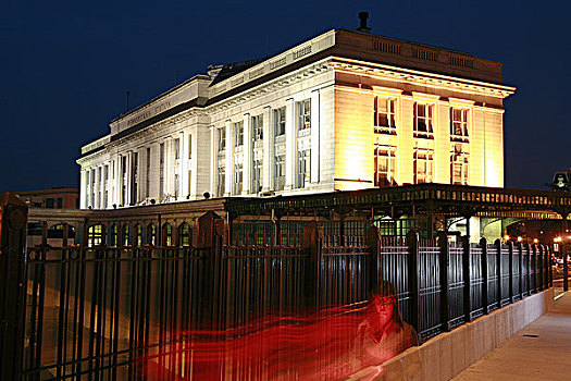 女人,动感,红色,亮光,街道,桥,夜晚,车站,背景,巴尔的摩,马里兰,美国,七月,2006年