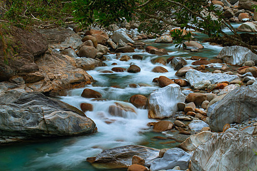 台湾花莲太鲁阁风景区,美丽的砂卡礑溪