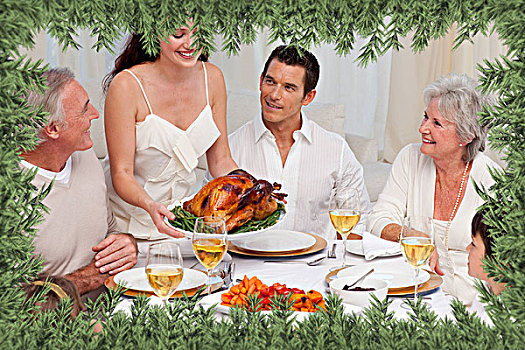 女人,展示,火鸡,家庭,圣诞晚餐