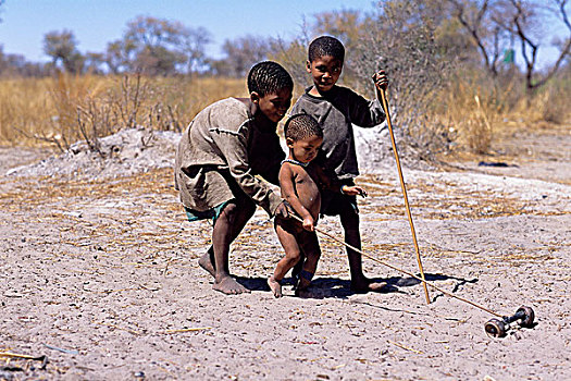 丛林原住民,孩子,玩,玩具,户外,纳米比亚,非洲