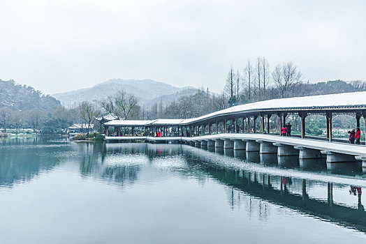 杭州西湖浴鹄湾飞虹廊雪景