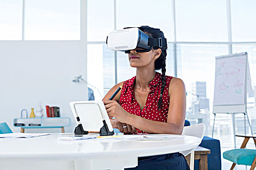 女性,美术设计,虚拟现实,耳机,数码,书桌,办公室