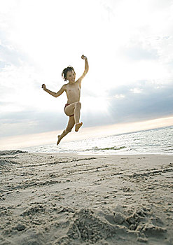 孩子,跳跃,海滩