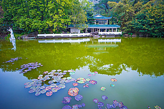 万石山园林植物园