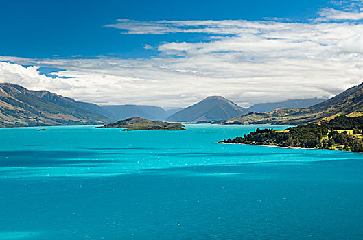 蓝天,云,上方,青绿色,湖,瓦卡蒂普湖,猪,岛屿,后面,靠近,皇后镇,新西兰,大洋洲
